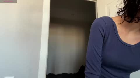 Snapshot of odettehatt chatting on 05-10-26, 04:28 Thea online show from 05-10-26, 04:28