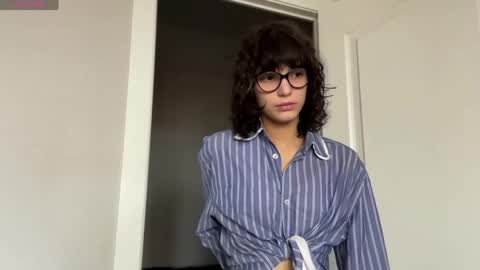 Snapshot of odettehatt chatting on 05-29-26, 05:05 Thea online show from 05-29-26, 05:05