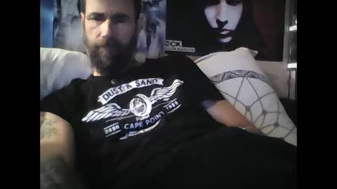 Snapshot of oedipe666 chatting on 12-27-24, 01:39 oedipe666cam online show from 12-27-24, 01:39
