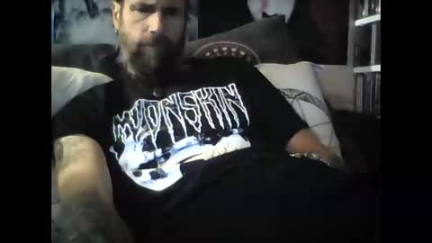 Snapshot of oedipe666 chatting on 01-16-25, 02:41 oedipe666cam online show from 01-16-25, 02:41