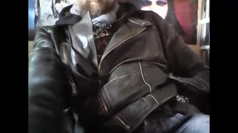 Snapshot of oedipe666 chatting on 02-02-25, 10:46 oedipe666cam online show from 02-02-25, 10:46