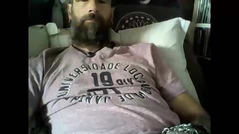Snapshot of oedipe666 chatting on 09-10-25, 01:33 oedipe666cam online show from 09-10-25, 01:33