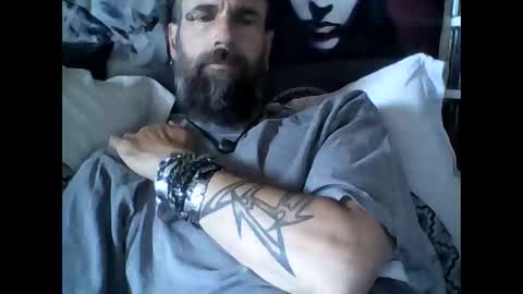 Snapshot of oedipe666 chatting on 09-15-25, 01:11 oedipe666cam online show from 09-15-25, 01:11