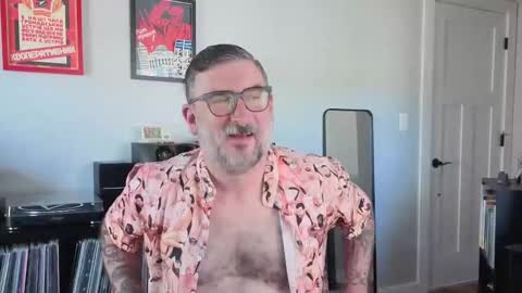 Office Dad online show from 09-18-25, 06:43