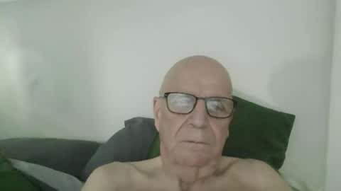 Snapshot of oggi95 chatting on 11-10-25, 03:22 oggi95 online show from 11-10-25, 03:22