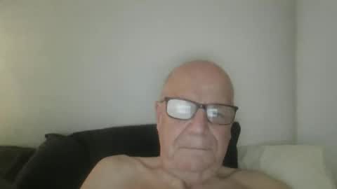 Snapshot of oggi95 chatting on 04-17-26, 06:27 oggi95 online show from 04-17-26, 06:27