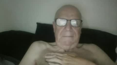 Snapshot of oggi95 chatting on 04-24-26, 06:49 oggi95 online show from 04-24-26, 06:49