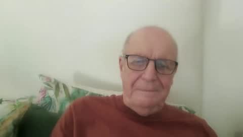 Snapshot of oggi95 chatting on 05-13-26, 02:14 oggi95 online show from 05-13-26, 02:14