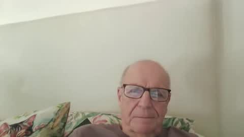 Snapshot of oggi95 chatting on 05-15-26, 12:23 oggi95 online show from 05-15-26, 12:23
