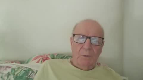 Snapshot of oggi95 chatting on 05-20-26, 01:50 oggi95 online show from 05-20-26, 01:50