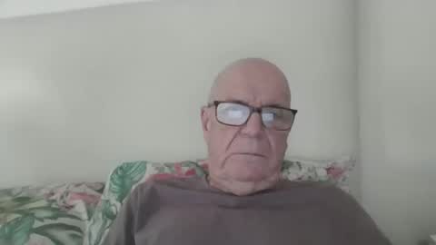 Snapshot of oggi95 chatting on 05-27-26, 03:20 oggi95 online show from 05-27-26, 03:20