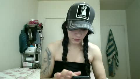 Lit en Cama online show from 02-24-25, 08:36