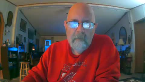 Snapshot of ogusmaximus chatting on 10-19-25, 12:06 Formerly Justlust online show from 10-19-25, 12:06