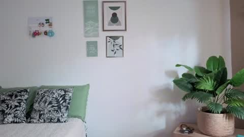 ohanna_ online show from 10-02-25, 10:06