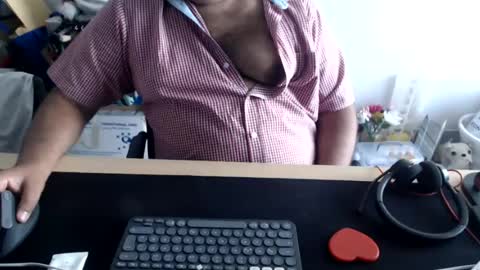 Snapshot of ohfck11 chatting on 07-12-26, 09:33 Chubby Gary online show from 07-12-26, 09:33