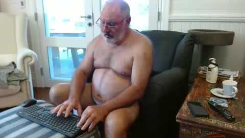 Snapshot of ohjonny55 chatting on 04-18-26, 03:10 Ohjonny online show from 04-18-26, 03:10