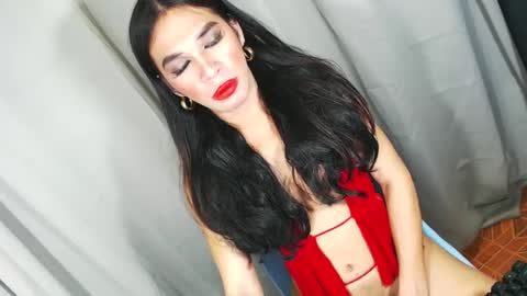 Snapshot of ohlalasamanthaxxx143 chatting on 02-25-25, 09:57 IM CHIE DONT FORGET TO FOLLOW ME MAKE ME SMILE HERE THUMB UP FOR 25TOK online show from 02-25-25, 09:57