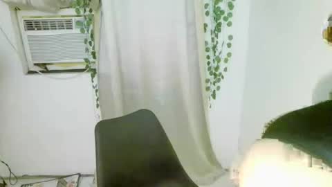 ohmyalessandraxcx online show from 10-09-25, 12:03