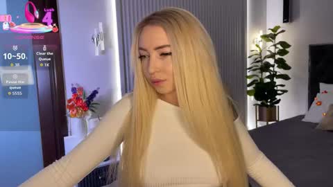 Emma online show from 10-15-25, 01:28