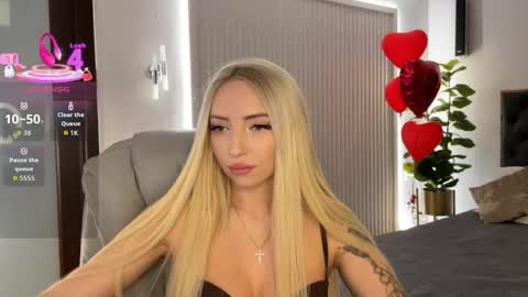 Snapshot of ohmyemma chatting on 03-05-26, 01:12 Emma online show from 03-05-26, 01:12