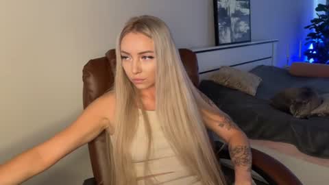 Emma online show from 06-13-26, 04:43