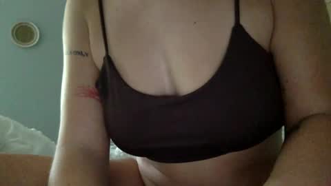 Snapshot of ohmygodbeckyy chatting on 06-16-26, 05:37 ohmygodbeckyy online show from 06-16-26, 05:37