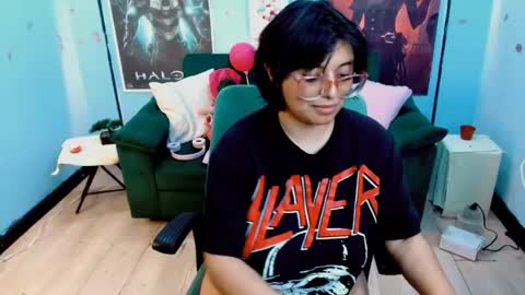 Snapshot of ohmysqueak chatting on 05-11-26, 01:55 ohmysqueak online show from 05-11-26, 01:55