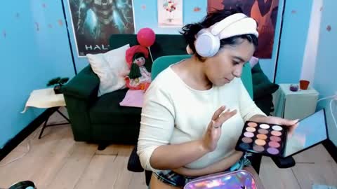 Snapshot of ohmysqueak chatting on 05-11-26, 02:45 ohmysqueak online show from 05-11-26, 02:45