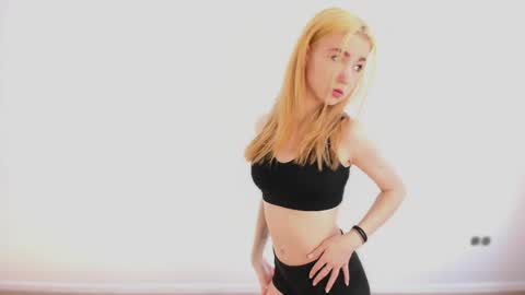 Emi and Ohpi online show from 03-20-26, 11:37