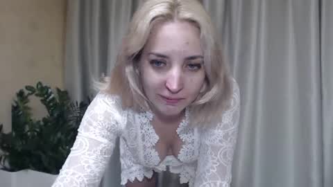 Mari online show from 09-27-25, 02:22