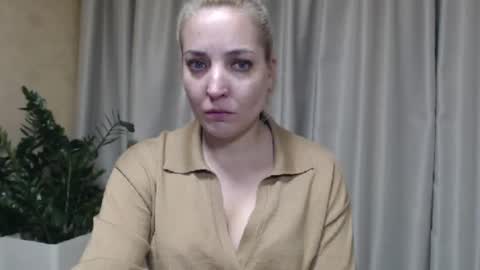 Mari online show from 10-31-25, 06:42