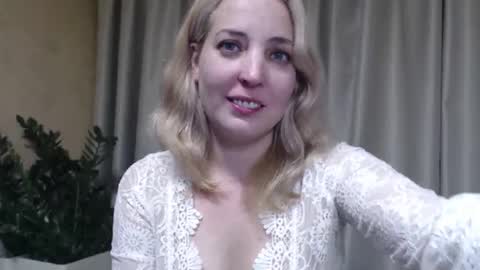 Mari online show from 11-21-25, 06:06