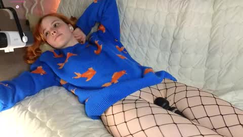 Snapshot of ohyumiyes chatting on 10-21-25, 09:04 Yumi online show from 10-21-25, 09:04