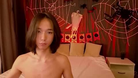 Ami online show from 10-29-25, 01:57