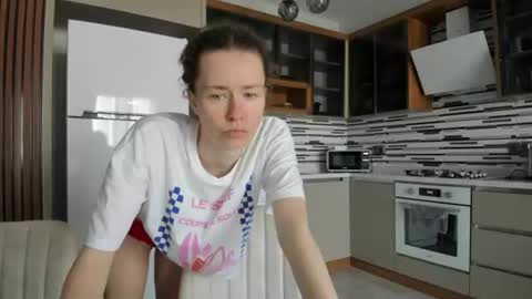 Snapshot of oksanafedorova chatting on 06-25-26, 12:09 Welcome to my fans page online show from 06-25-26, 12:09