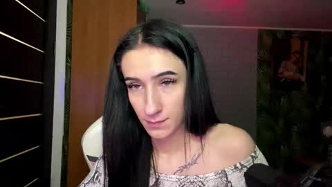 Snapshot of olavalenzula chatting on 02-17-26, 09:10 Elara online show from 02-17-26, 09:10