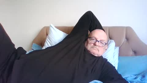 Snapshot of old_fkr chatting on 01-17-25, 12:42 old_fkr online show from 01-17-25, 12:42