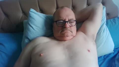 Snapshot of old_fkr chatting on 02-17-25, 09:46 old_fkr online show from 02-17-25, 09:46