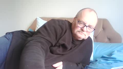 Snapshot of old_fkr chatting on 02-21-25, 12:50 old_fkr online show from 02-21-25, 12:50