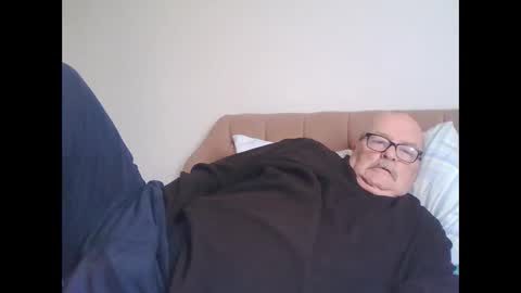 Snapshot of old_fkr chatting on 11-08-25, 11:21 old_fkr online show from 11-08-25, 11:21