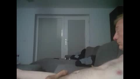 Snapshot of oldandgrey123 chatting on 09-24-25, 09:29 HeyIts Just Me online show from 09-24-25, 09:29