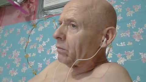 Snapshot of oldbuthorny62 chatting on 05-03-26, 03:18 oldbuthorny62 online show from 05-03-26, 03:18