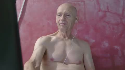 Snapshot of oldbuthorny62 chatting on 05-16-26, 03:00 oldbuthorny62 online show from 05-16-26, 03:00