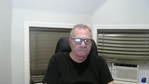 Snapshot of oldguybigd chatting on 09-09-25, 02:33 oldguybigd online show from 09-09-25, 02:33