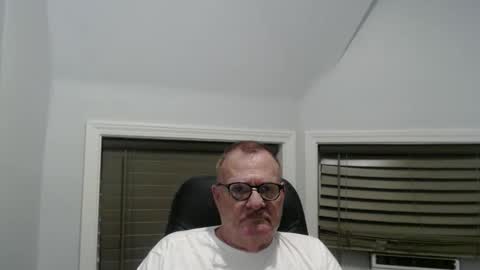 Snapshot of oldguybigd chatting on 09-11-25, 05:29 oldguybigd online show from 09-11-25, 05:29