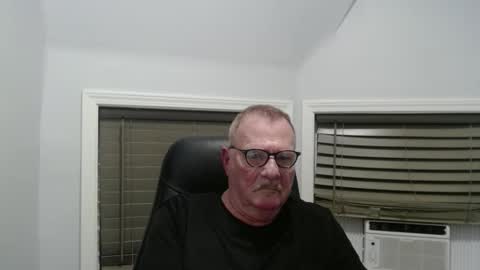 Snapshot of oldguybigd chatting on 09-14-25, 04:22 oldguybigd online show from 09-14-25, 04:22