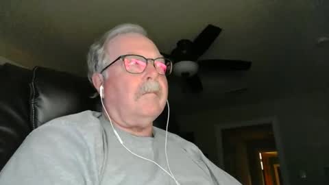 OldLakeGuy online show from 12-19-24, 07:07