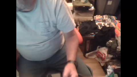 oldman196262 online show from 11-24-25, 09:47