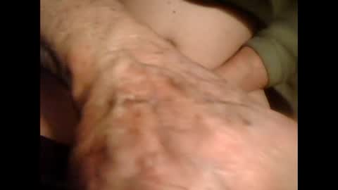 Snapshot of oldmanlooking59 chatting on 03-09-26, 02:04 oldmanlooking59 online show from 03-09-26, 02:04