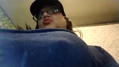 Snapshot of oldschool5678 chatting on 06-01-26, 05:42 oldschool5678 online show from 06-01-26, 05:42